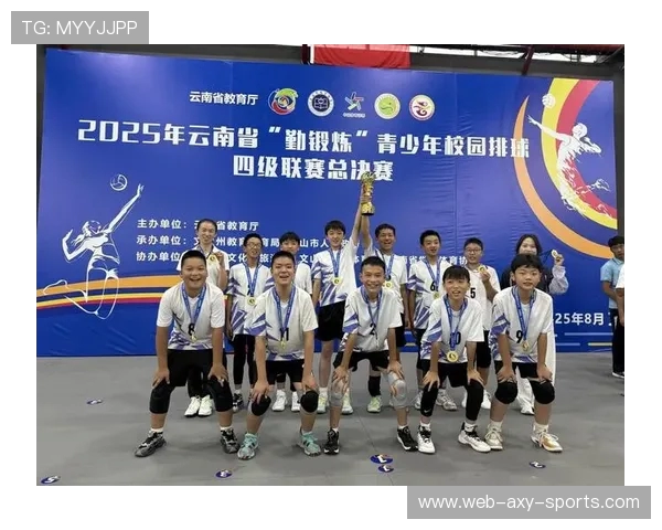 英雄联盟全球总决赛激燃开战见证巅峰对决与荣耀时刻 英雄联盟全球总决赛激燃开战见证巅峰对决与荣耀时刻