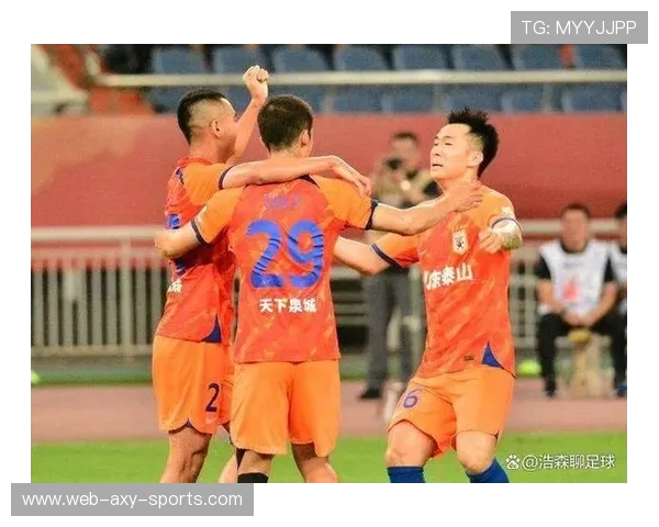 山东泰山全力迎战上海海港力争三分,激情对决燃起新赛季希望 山东泰山全力迎战上海海港力争三分,激情对决燃起新赛季希望